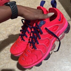 Women’s Nike Air Vapormax Plus 7.5 Bright Crimson